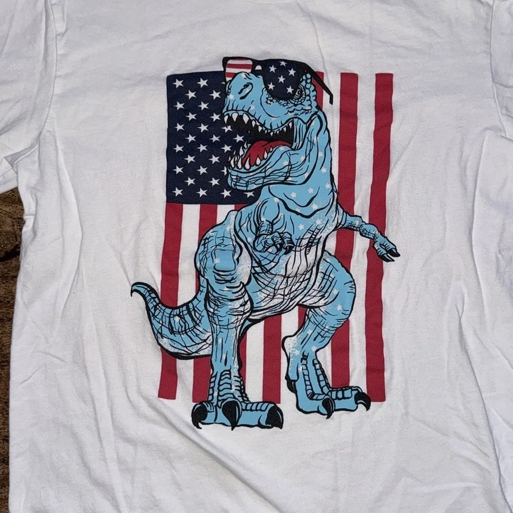 T-Rex 🦖 graphic tee boys size large